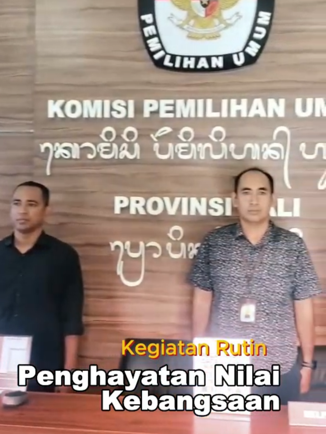 #temanpemilih - KPU Bali melaksanakan kegiatan rutin Penghayatan Nilai Kebangsaan memperdengarkan lagu Indonesia Raya, dan Teks Pancasila. Kamis(18/9) #kpumelayani  #kpubali  @kesbangpol_bali  @kpu_ri