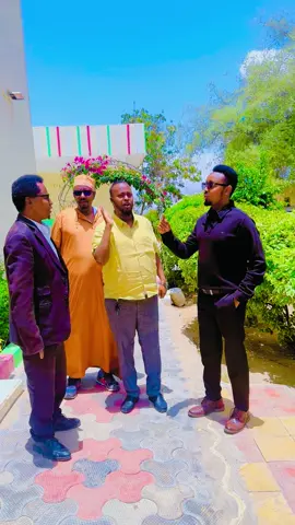 Ciidaagaalow gaadhigii siyaasi biggie