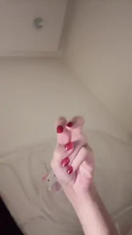 كله منكم انكب الحليب على سريري حسبي الله 🥲