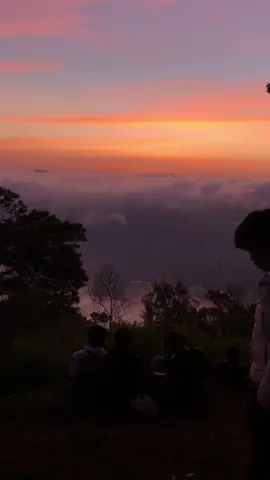 bokong part 2 disuguhi lautan awan😍😍 #fyp #masukberandafyp #mountain #gunungbokong1746mdpl 