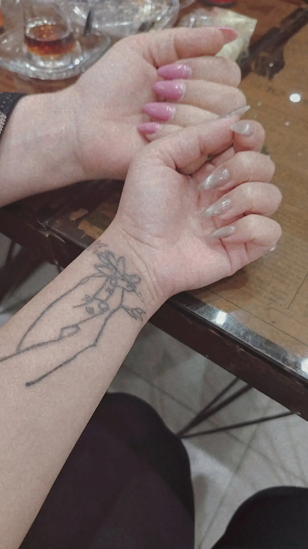 مو گدها شموازيك گلت انه گدها.. غير عله گد غطاك رجلك تمدها.