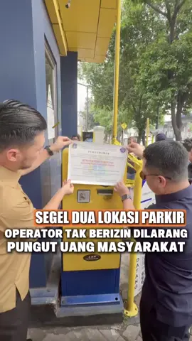 Dua lokasi parkir resmi disegel dan dilarang beroperasi oleh Panitia Khusus (Pansus) Perparkiran DPRD DKI Jakarta dan Unit Pengelola Parkir (UP) Dinas Perhubungan, Rabu (17/). Masing-masing lokasi parkir Ruko Graha Mas dan Apartemen Menara Cawang, Jakarta Timur. Ketua Pansus Perparkiran DPRD DKI Jakarta Jupiter mengatakan, upaya penyegelan merupakan ketegasan pemerintah mengatasi kebocoran pajak daerah dan kesewenangan operator memungut biaya parkir dengan tarif fantastis kepada masyarakat. ——— Two authorized parking areas were sealed and prohibited from operating by the Jakarta DPRD Special Committee (Pansus) on Parking and the Parking Management Unit (UP) of the Transportation Agency on Wednesday (17/9). The sealed sites were Graha Mas Shophouse and Menara Cawang Apartment in East Jakarta. Chairman of the DPRD Parking Special Committee, Jupiter, stated that the sealing reflects the government’s firm stance in addressing regional tax leakage and preventing operators from imposing exorbitant parking fees on the public. #DPRD #DPRDDKI #DPRDDKIJakarta #PanitiaKhusus #Pansus          