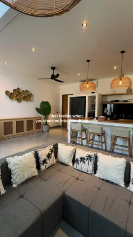 ✨ Brand new luxe 1BR loft villa in Uluwatu 🌴 Just steps from Chilla Sulaban Beach – modern design, tropical vibes & pure relaxation 🏝️ #UluwatuVilla #BaliVibes #LuxuryStay #TravelBali #airbnbsuperhost 