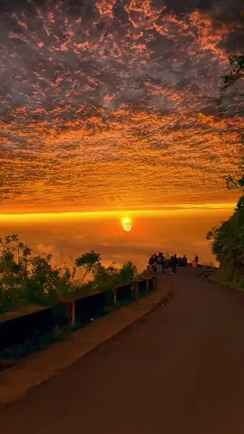 cuaca sore hari di gunung Telomoyo Wonosobo/Semarang  #masukberandafyp#magelang24jamfyp  #abcxyz 