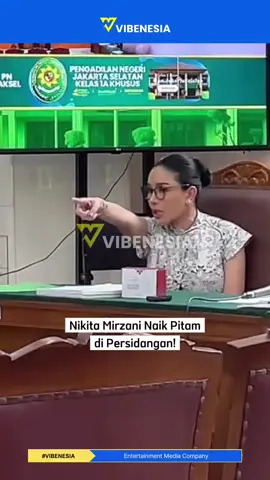 Ketegangan memuncak saat persidangan ketika Nikita Mirzani tiba-tiba meluapkan amarahnya kepada Jaksa Penuntut Umum. Hal ini terjadi setelah JPU memberi isyarat 