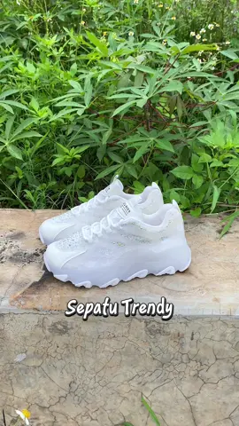 Mewah tapi ga harga ramah🤍✨#zealoshoes #sneakerskekinian #sneakers #viralvideo #viraltiktok 