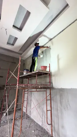 Lapis kedua setelah base 😎#skimcoat #plamirdinding #aci #renovation #renovationproject 