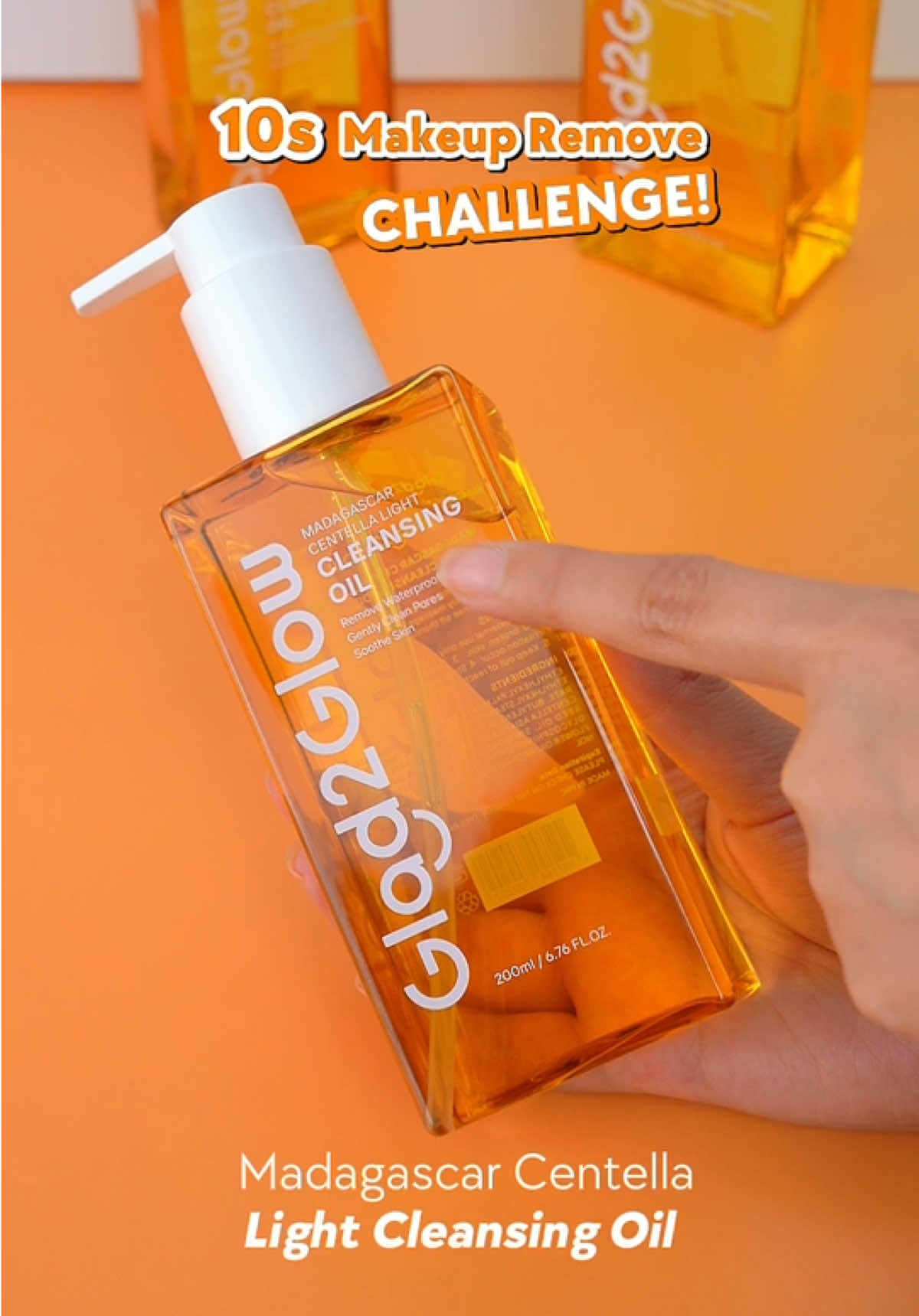 10secs Makeup Removal Challenge = Accepted! 😉✅ From stubborn eyeliner to high coverage concealer — watch it melt away effortlessly in just 10 seconds with our Madagascar Centella Light Cleansing Oil ✨💛 #Glad2Glow #Glad2GlowMY #Beauty #Makeup #Oilcleansing  