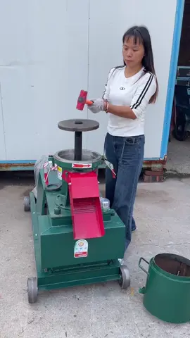 #pelletmachine #pelletmaker #pelletmachinefactory #pellet	 	 #feedpellet