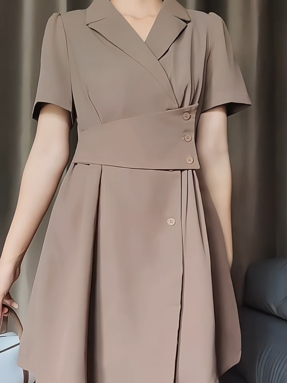 เดรสทรงนี้ก็เก๋นะแม่ @อัยย์ - ailar @อัยย์ - ailar @อัยย์ - ailar #เดรสทํางาน #เดรสคุณครู #เดรสสาวอวบ #เดรสสไตล์เกาหลี #amailar 