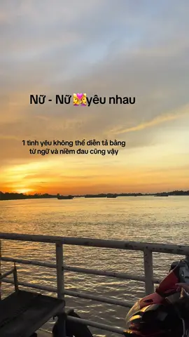 Định kiến, miệng đời, ngăn cấm, đỗ vỡ, người thứ 3… khiến tình yêu này trở nên khó khăn, rồi lại thấy vất vả lận đận #lgbt #lesbian #xuhuong 