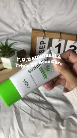 Siapa sini pernah jadi macam ni? Malas and suka skip sunscreen sampai breakout. Please jangan buat lagi gais. Pakai sunscreen ni, confirm korang suka and  jadi rajin pakai sunscreen.  #YOUBeautyMy #YOUSUNBRELLA #SunscreenViral  @YOU Beauty Malaysia 