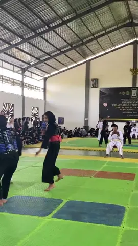 #4u #pencaksilat #ayosilatclub lari dari kenyataan..