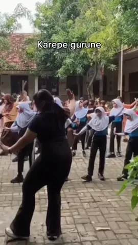 Perintahnya atas bawah, beneran atas langit bawah tanah ga tu😭😭 #karepegurunevskarepedewe 