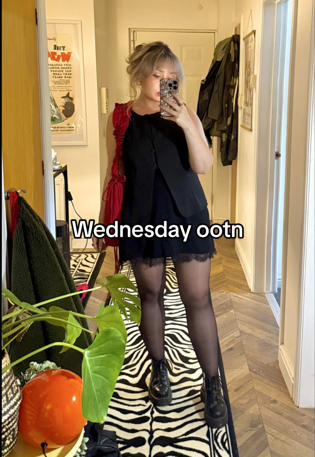 What I wore to a gig last night 🖤 I felt a bit exposed so a T-shirt went on underneath 😂  #ootn #gigoutfit #outfitideas #outfitinspo #midsizefashion 