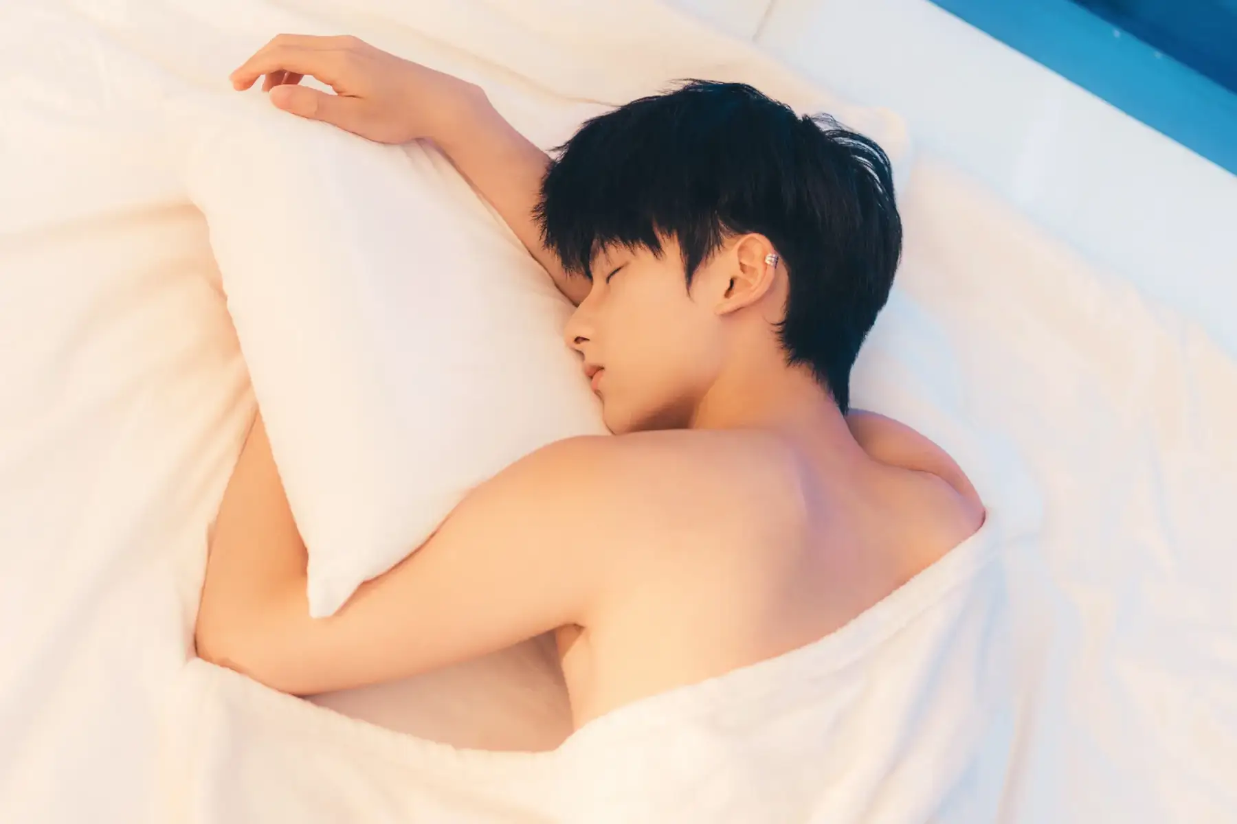 ước được hun thằng Đinh Thắng rồi lăn lăn ra ngủ......