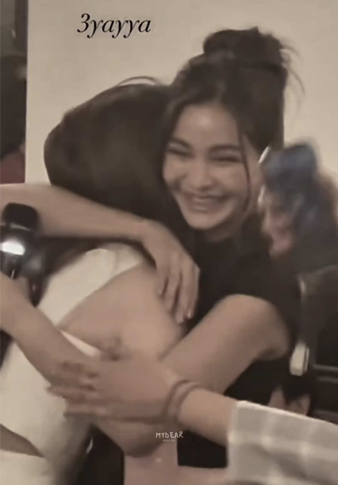 ดีใจนะที่วันนี้พวกแกได้ทำตามเสียงของหัวใจตัวเอง อยากจะทำอะไรทำไปเลยนะ ไม่ต้องกลัวเหมือนที่ผ่านมา  #1stDinnerWithENGLOTinParis  #อิงล็อต #englot #อิงฟ้าวราหะ #ชาล็อตออสติน 