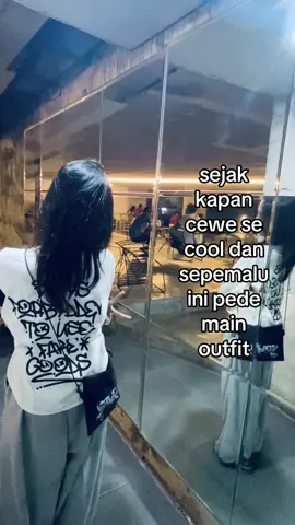 😣 #outfitideas #kalcer #outfitkalcer #outfitinspo  #fomo #malang24jam #fyp #xyzbca #4u #foryou #foryoupage 