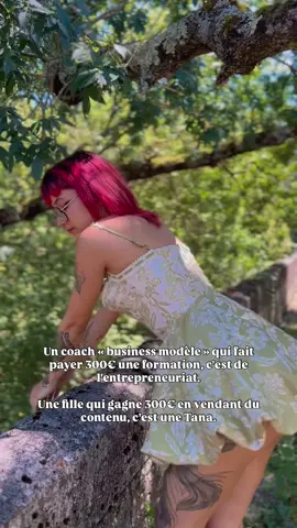 Au final c’est pour faire la même chose donc pourquoi ? #tattoo #inkgirl #piercing #pinkhair #altgirl 