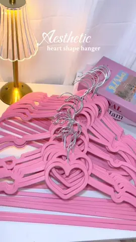 Aesthetic heart shape hanger #clotheshanger #nonsliphanger #hanger #velvethanger #heartshapehanger 