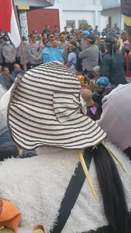 demo menolak PT gruti