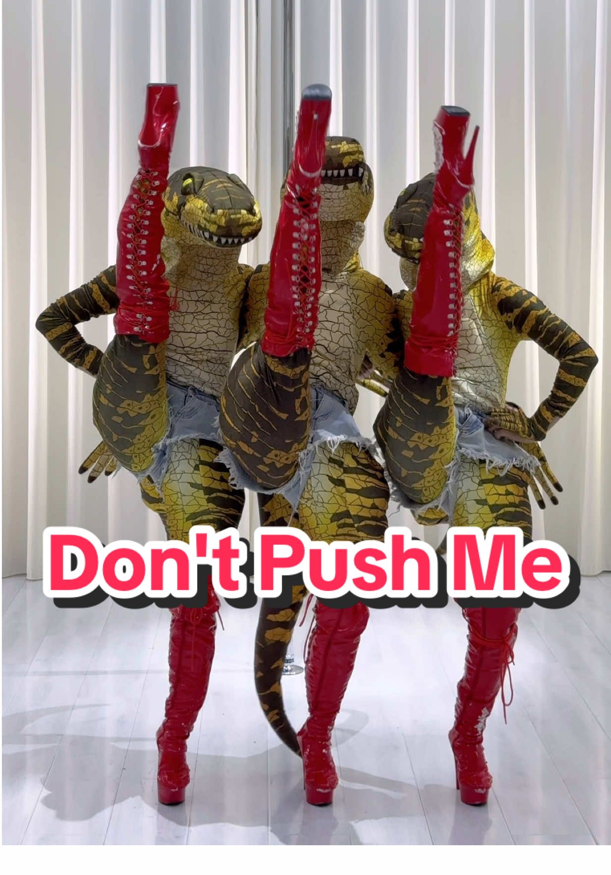 Don't Push Me- -#！#cosplay #anime #abstract #dance 