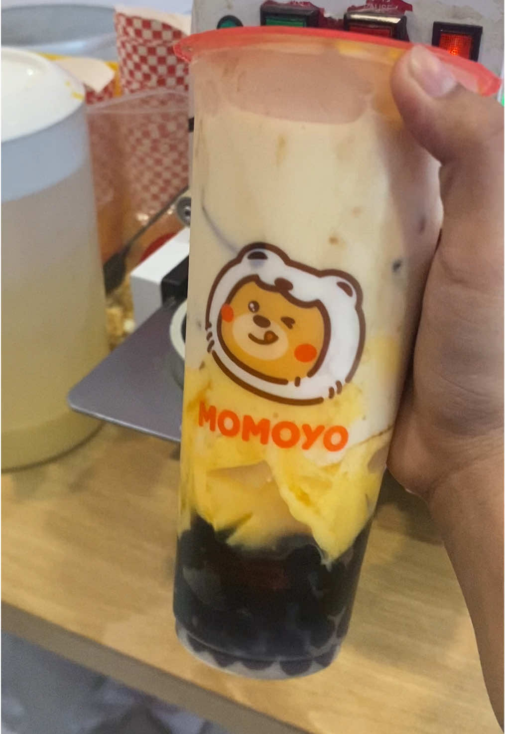 NEW MENU NIH! Boba Pudding Milk Tea🤩 #momoyobungurasih #momoyotiktok #momoyoviral #momoyopromo #momoyoicecream 