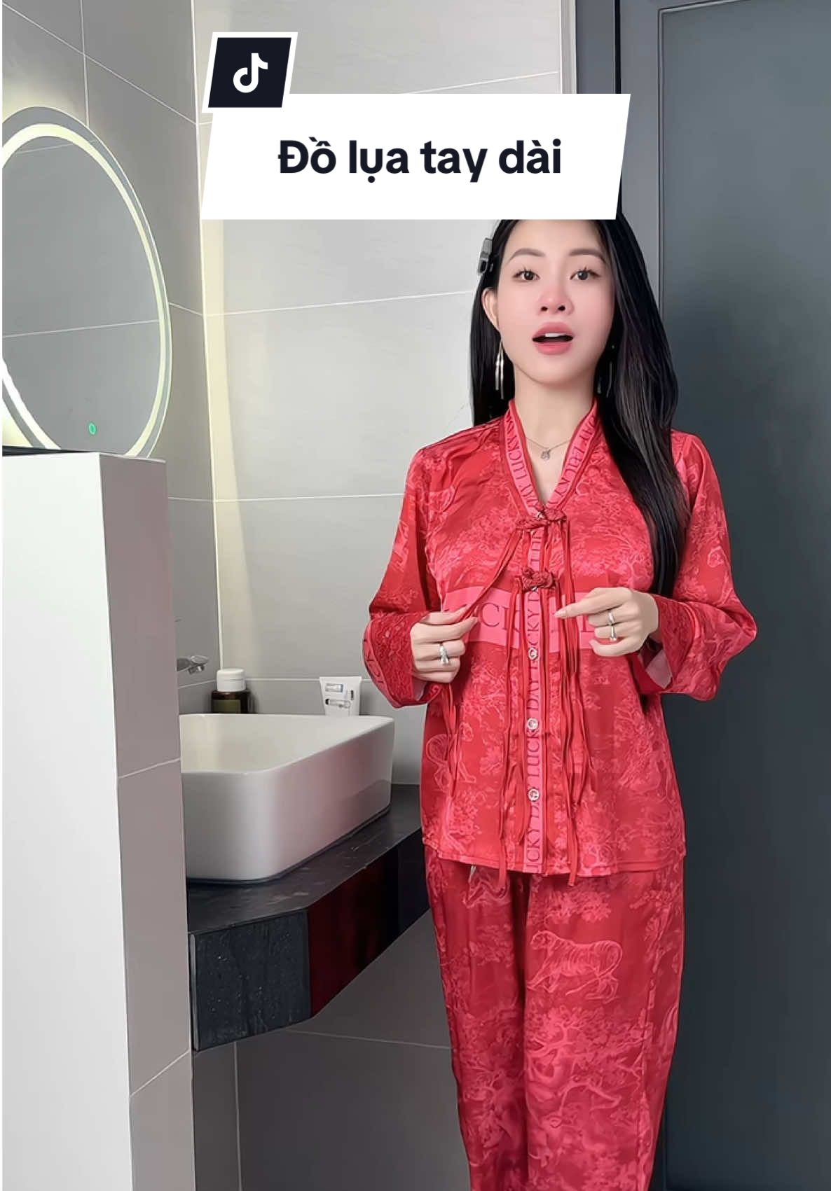Set lụa dài tay có nơ, hàng chuẩn xịn #nhungnhenhanggg #hottrend #thoitrangnu #dobomacnha #dobolua 