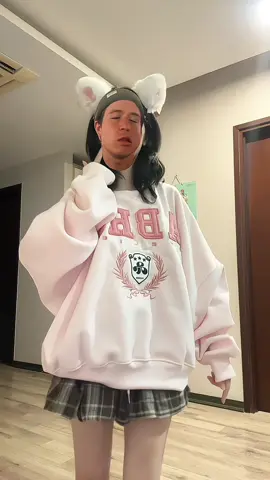 phải mua được con áo xinh trước cả khi đứa mình ghét kịp nhìn thấy #fyp #thoitrang #thoitrangnu #outfit #sweater 