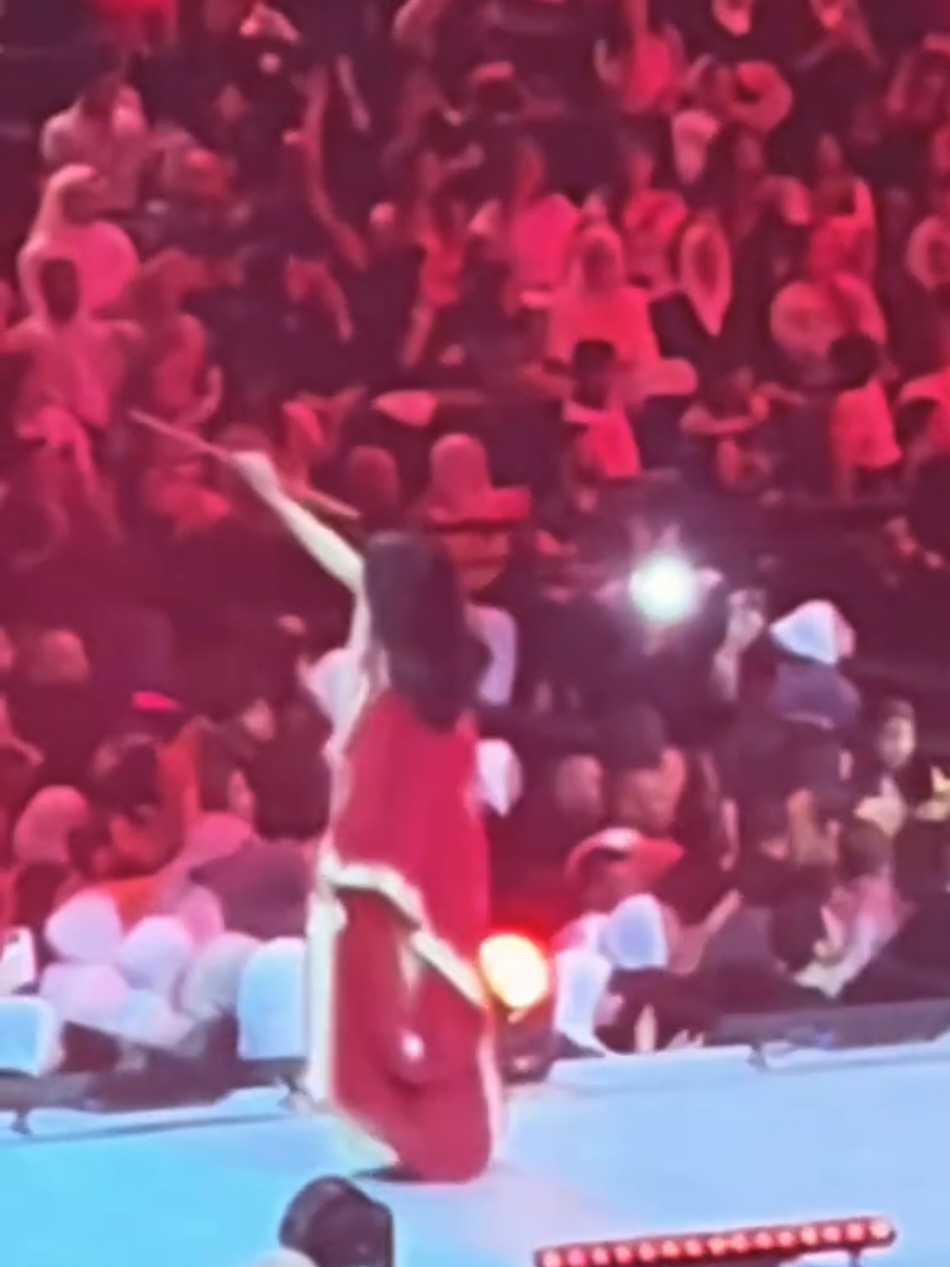 حفلة ميامي  مناير عادل رقص بدوي رقص بداوي رقص بنات ميامي شو مناير الكويتيه فرقة ميامي الكويت شيلات حماسيه شيلات رقص عرس كويتي بنات #dance  #رقص  #السعوديه  #اغوى_كويتيين🇰🇼🕺  #dancewithpubgm 