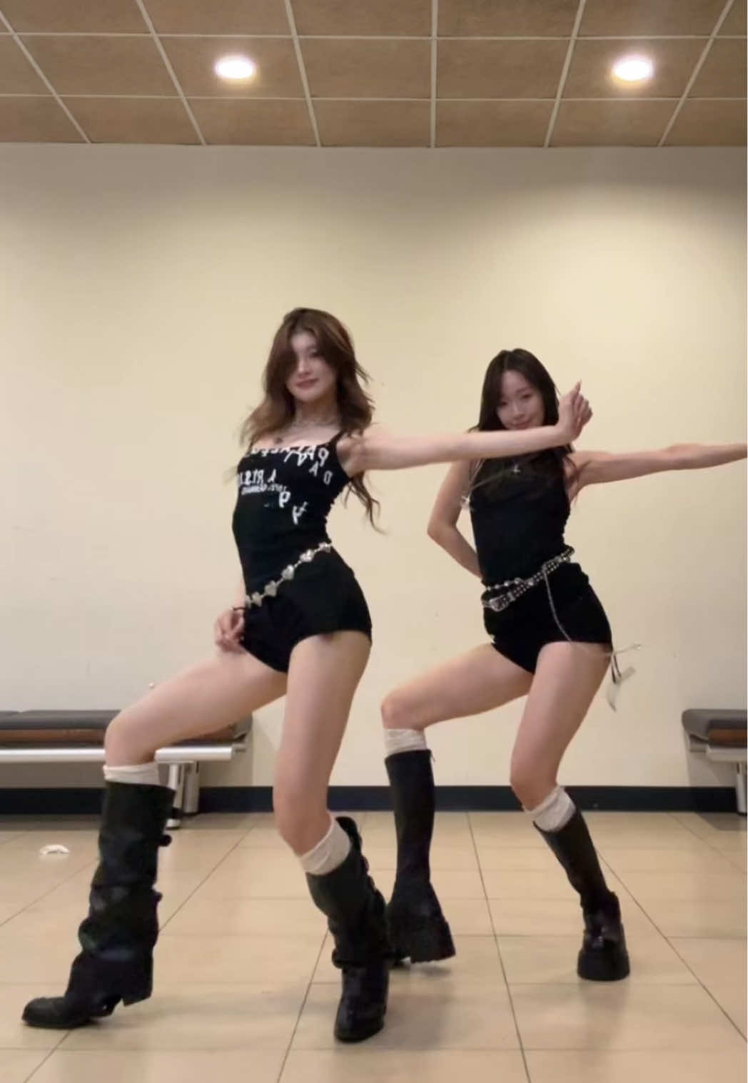 我們來了 #fyp #推薦 @叩叩叩叩叩🐑 