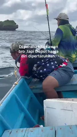 yang mabuk boleh pulaanggg 😂🫵🏻 #kartelfisihinglure #topwaterfishing #mancingmania #mancinglaut #poppingfishing #watukarung_pacitan #jiggingfishing 