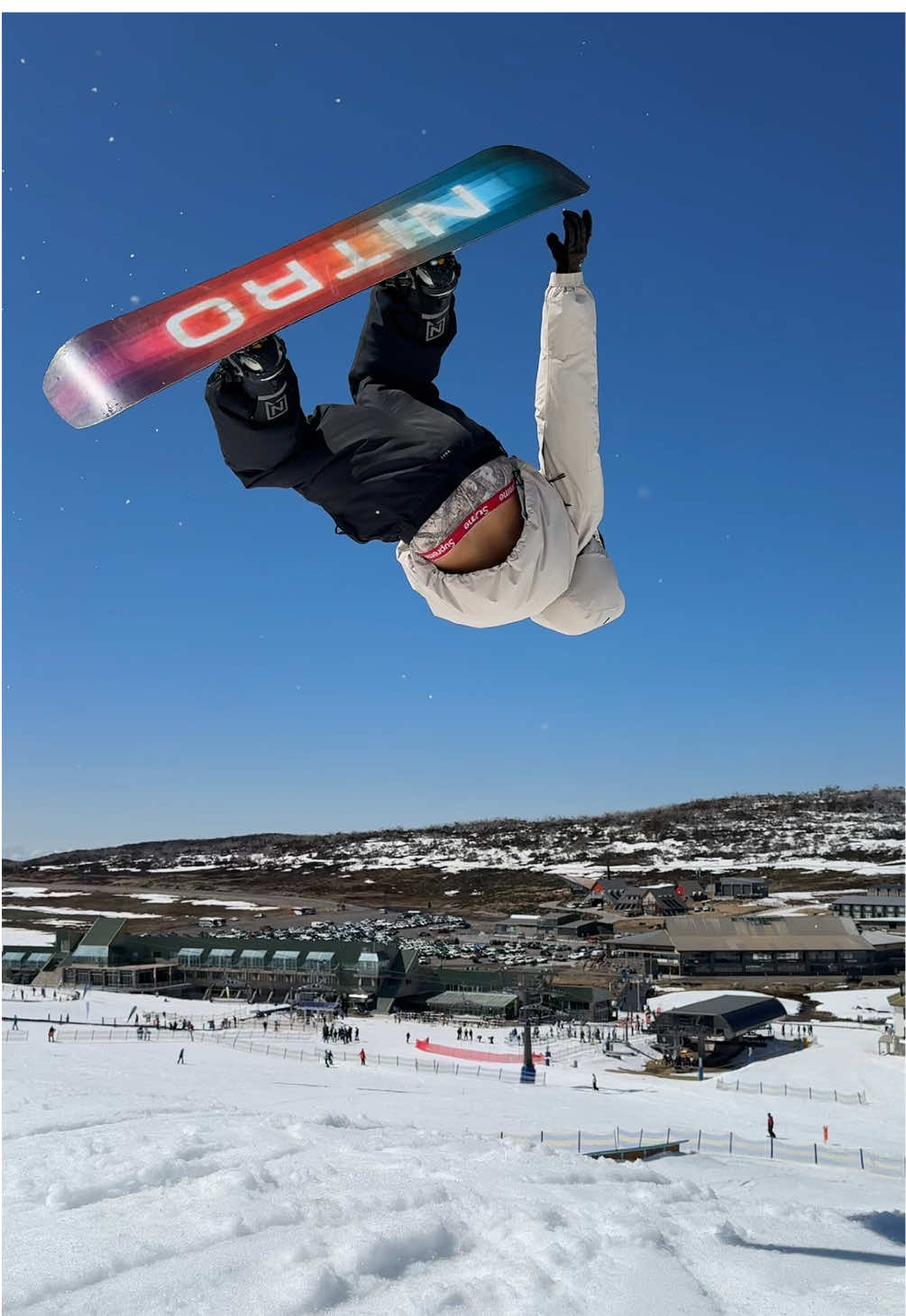 That’s a weird one! #snowboard #snowboarding #viral #explore #viralvideos @Nitro Snowboards @Dopesnow @standtallshop 