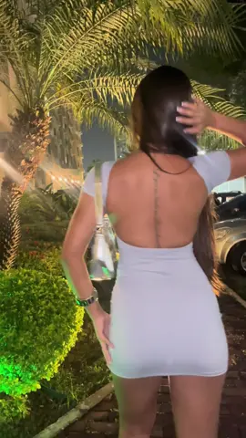 VESTIDO COSTAS NUAS rede vizinha @lojaanalua_ R$ 90,00 CORES: CINZA, PRETO E AZUL MARINHO TAMANHO ÚNICO