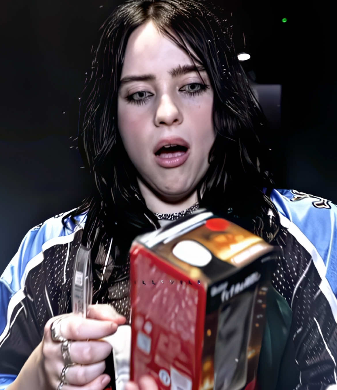 Actually, I was the one in the box  ➤ edited by billsvils ✦ ib/ac @eban  ➤ cc/scp @overbills  ✦ shake mine/overbills ➤ Topaz/Quality by me payhip ✦ @BILLIE EILISH  #billieeilishedits #billie #hmhastour #edits #billsvils 