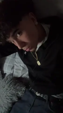 🫦🫦#viral #fyp #latinos #goldearrings #goldchain 