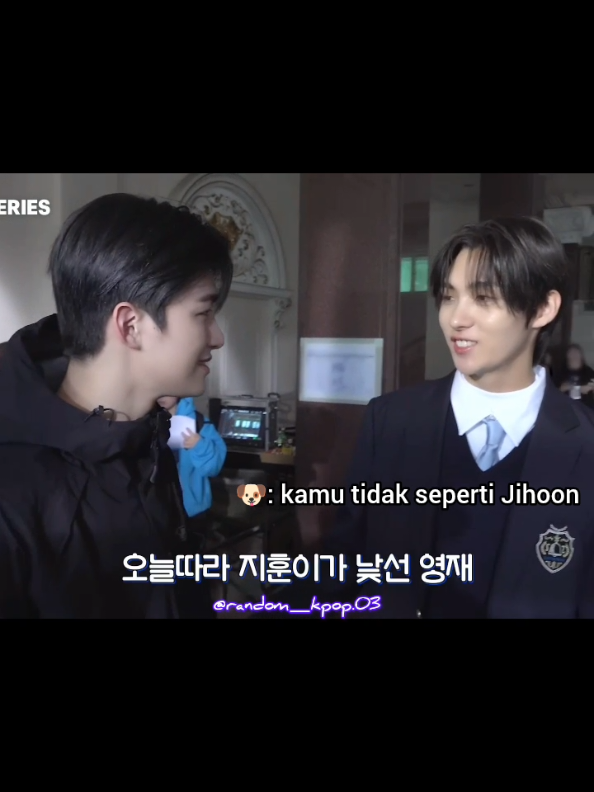 Day 1 Youngjae kepelet Jihoon 😌 mana ga kedip tuh ngeliatnya #tws #jihoon #youngjae #hoonjeranz #fyp  @TWS 