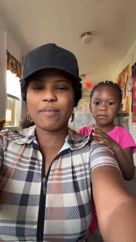 This is all for entertainment purposes only!!! My niece had me laughing so bad she really can be an actor😂 Cashapp $Mizzarica #actingblind #blind #fyp 