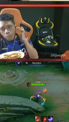 Lagi Enak Makan.. Di Kirim Voice Note Om Baron 😂 Untung ae Gak Seret #coach #nafari #makan #MLBBNEXT2025 #NEXTJagoanMabar 