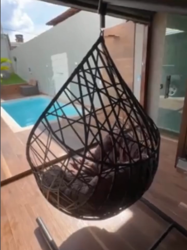 Cadeira de Balanço Suspensa Ninho Gota para Jardim, Envio Link Comenta Eu Quero Serve para Varanda, Terraço ou Piscina  #cadeira #jardim #moveis #decoração