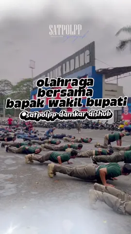 Olahraga bersama Satpol PP ,Dishub, dan Damkar dipimpin oleh Bapak Wakil Bupati Nganjuk di Stadion Anjuk Ladang 18 September 2025