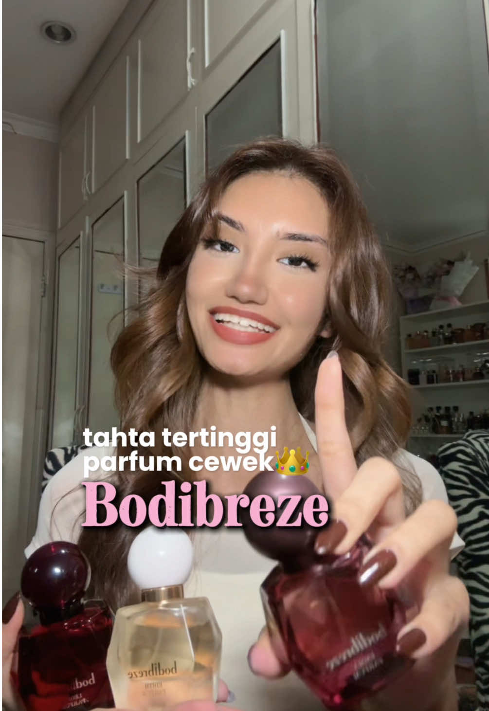 jujur bodibreze ini salah satu pemegang tahta tertinggi untuk parfum cewek si, ini top 3 favorit aku dari brand mereka, ada yang udah pada cobain juga?🤭   Brand mentioned: @Bodibreze.Indonesia  #parfum #parfumviral #parfumtiktok #parfumereccomended #parfumcewek 