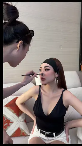 Lên đồ đi uống Starbuck #makeup#makeuptanbinh #viral #xuhuong 