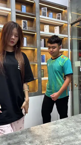 Có chị gái như này mới đáng làm chị gái chứ #ctphone #ctphonevn #ctphonemedia 