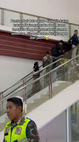 Bandara selalu jadi saksi perpisahan itu!  #fyp #trendingtiktok #ruangrindu 