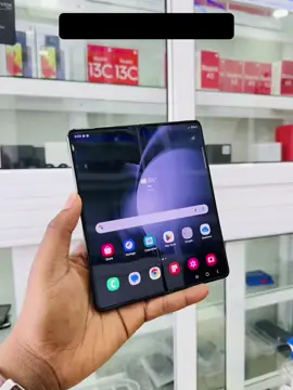 📱✨ Galaxy Z Fold5 — Le téléphone qui plie mais qui domine 💼🔥   Quand tu ouvres ça, même tes idées deviennent plus larges 😎   Productivité, style, puissance… tout en un seul bijou 💎   #GalaxyFold5 #Innovation #MobileHome #TopDeal #samsung 