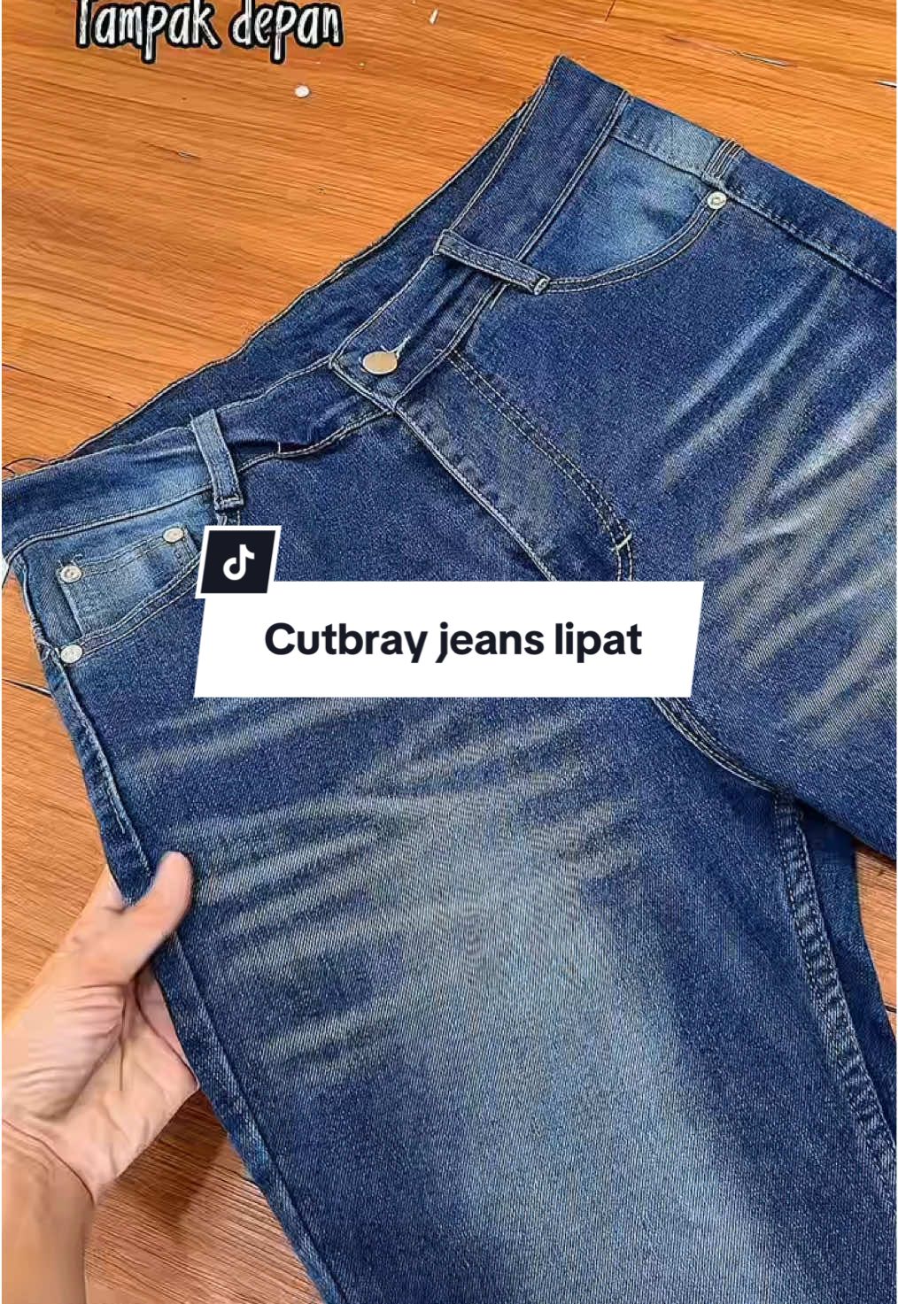 Cocok nih buat yg pengen keliatan tinggi 🥰 btw Bb tb ku 63/165 ya aku pakai size 33 masih longgar 🤗 #jeanscutbray #celanajeans #fyp 