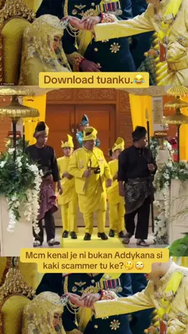 Mana boleh rakyat biasa nak tiru adat sultan/raja untuk majlis kahwin. Kredit: owner video #majliskahwin #addykana #tiru #adatsultan #adatraja #fyp 