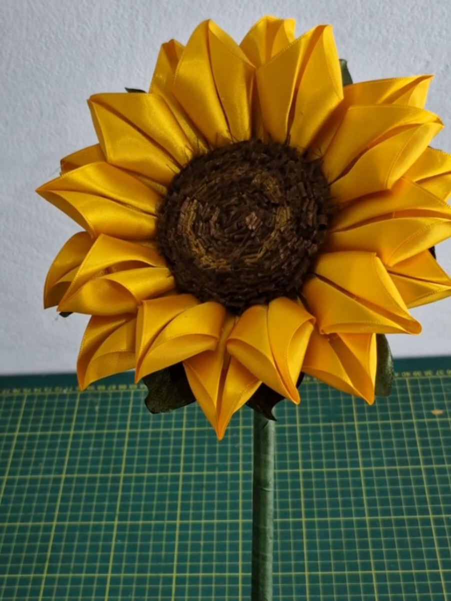 tutorial paso a paso de girasol🌻 #Rossini #girasoles #floresamarillas 