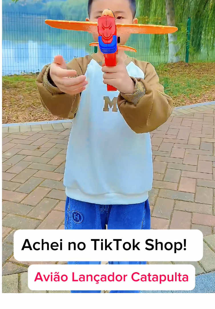 Este lançador de avião é muito divertido e está fazendo sucesso na TikTok Shop! É de boa qualidade e muito barato. Clique no carrinho e garanta o seu!  #brinquedos #diadascrianças 
